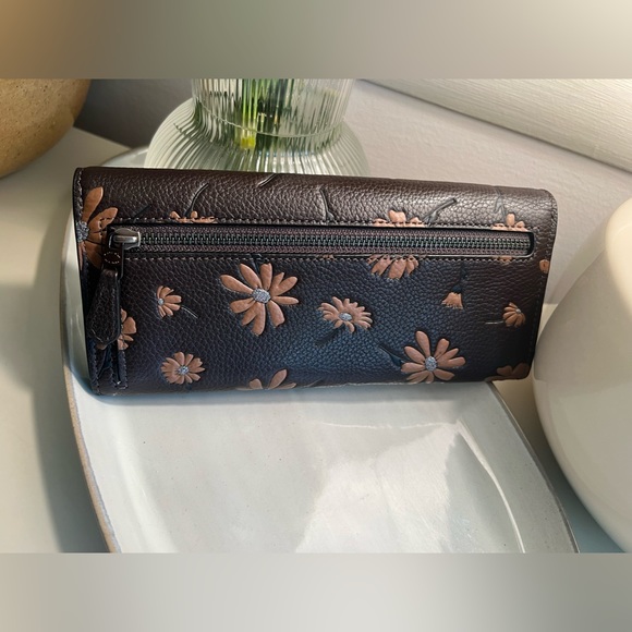 Coach Wyn Soft Wallet with floral print - Picture 2 of 8